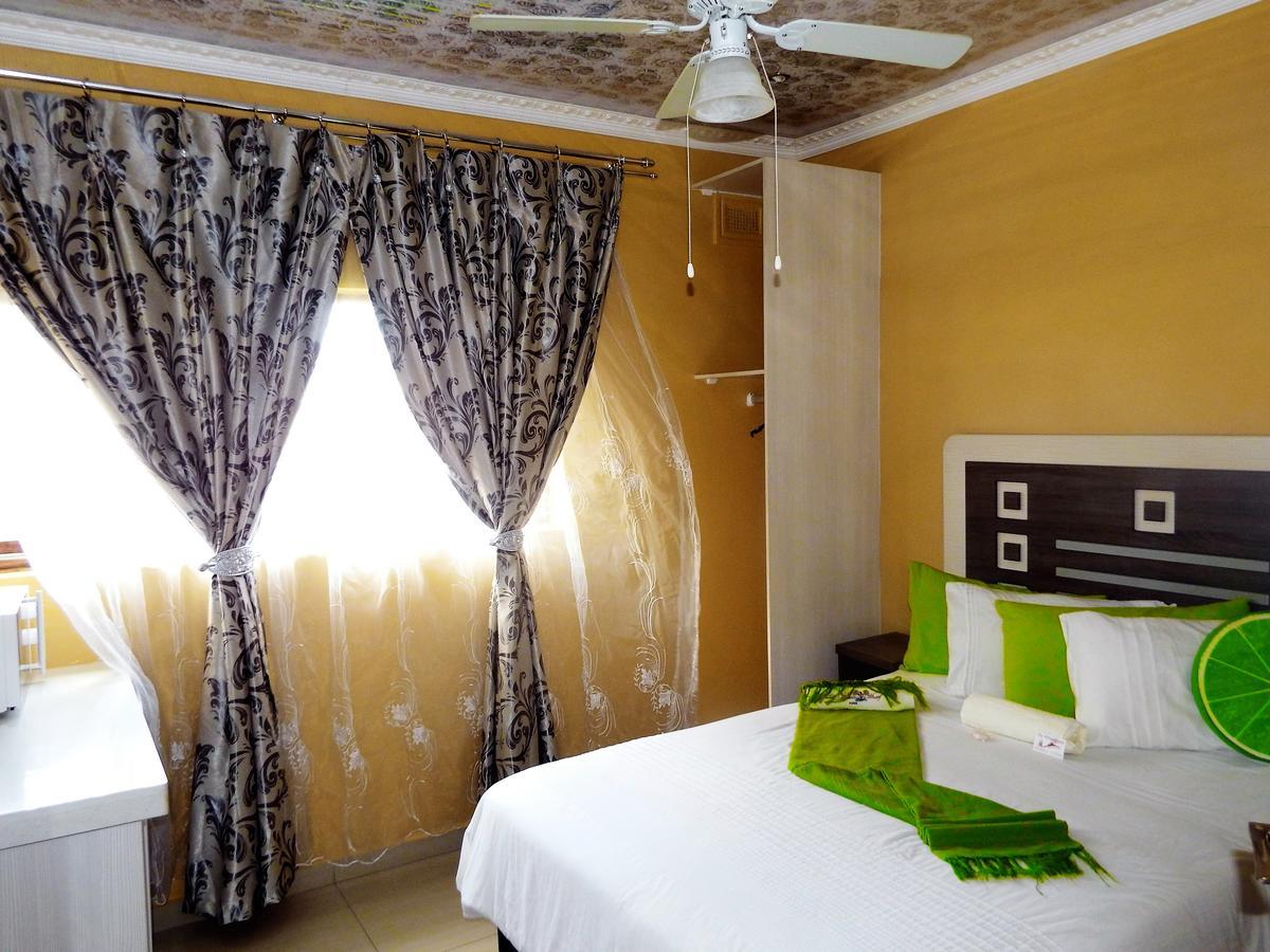 Hôtel The Whitehouse à Port Shepstone Extérieur photo