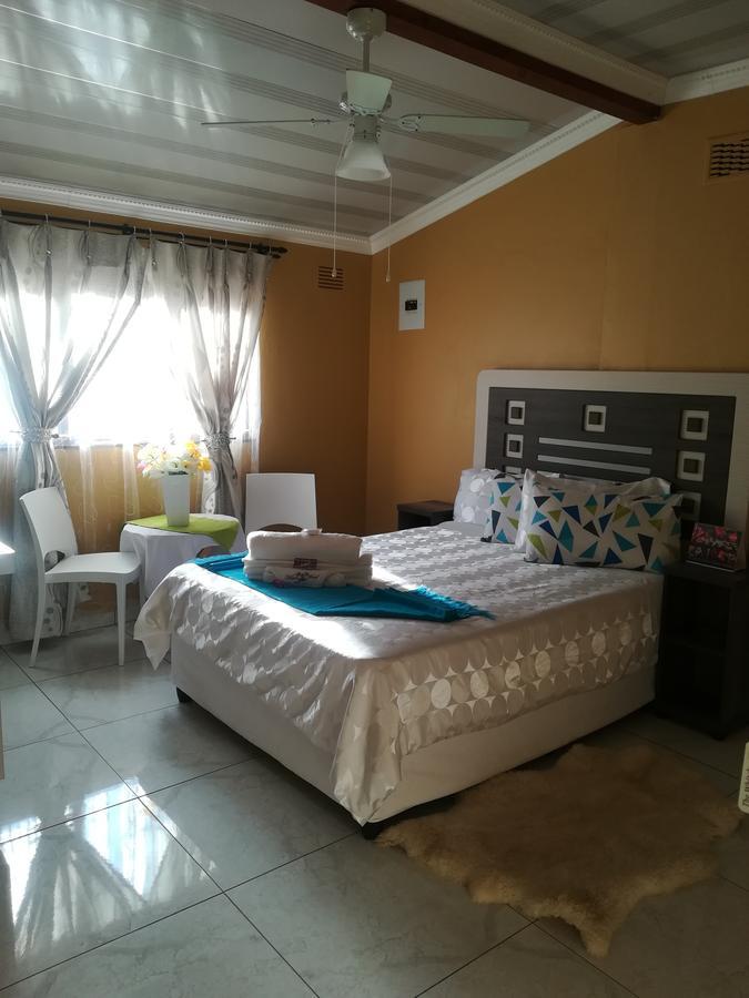 Hôtel The Whitehouse à Port Shepstone Extérieur photo