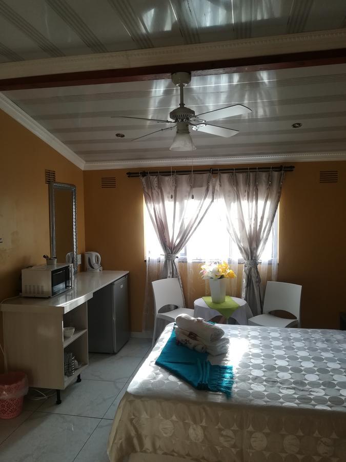 Hôtel The Whitehouse à Port Shepstone Extérieur photo