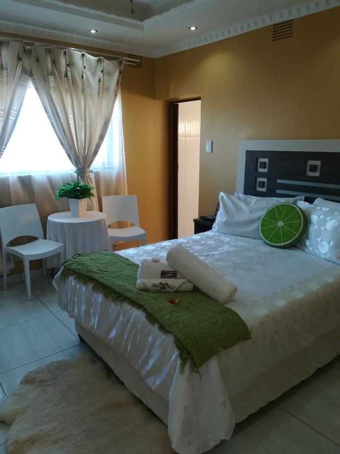 Hôtel The Whitehouse à Port Shepstone Extérieur photo